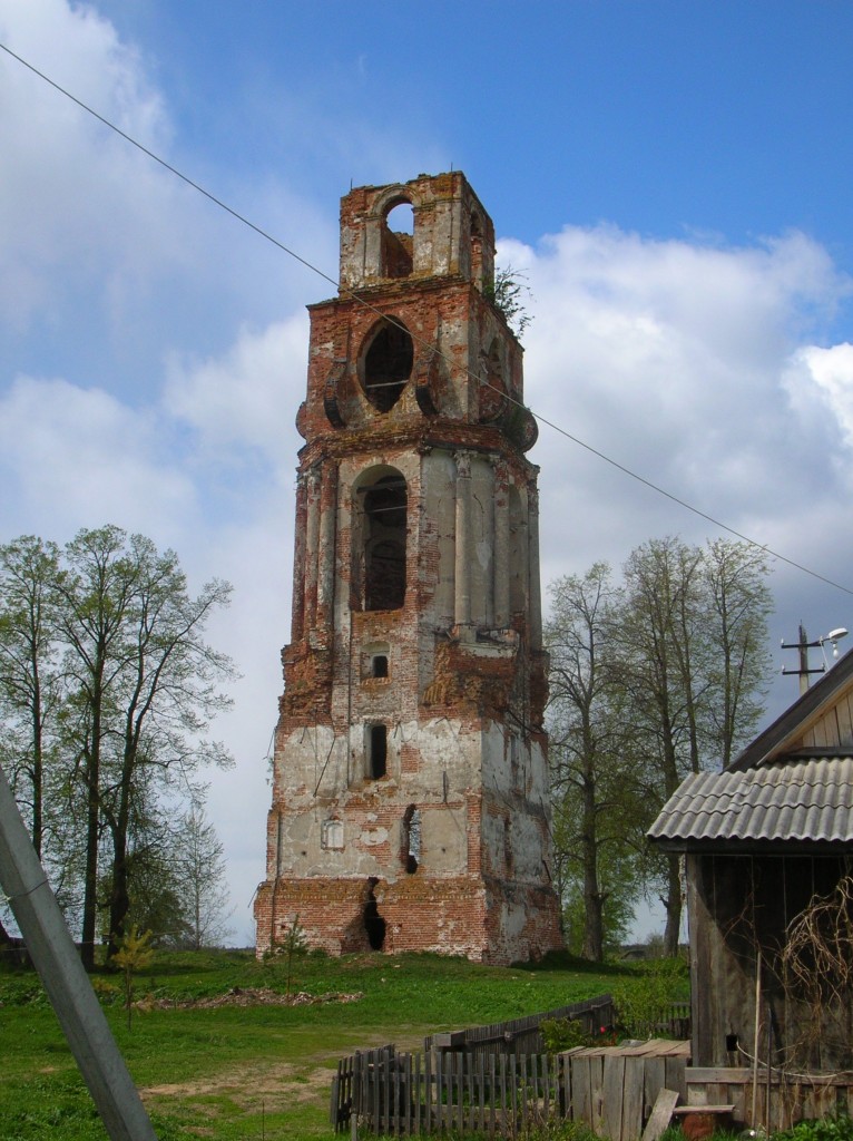 Рис.11. Колокольня Спасо-Геннадиева монастыря. Вид с юга. Фото 2008г. 